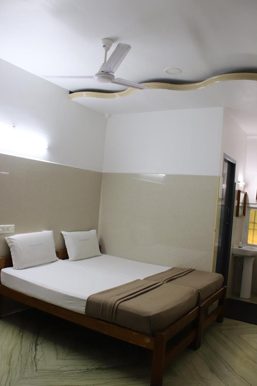 Hotel Saravanaa Chennai Exterior foto